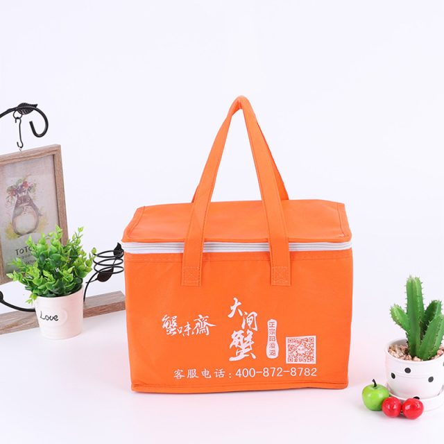Boost brand recognition with custom food delivery bags (5)