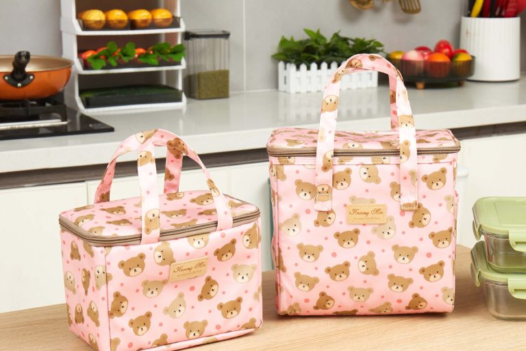 Craft your ideal outdoor meal setup custom picnic bags (1)