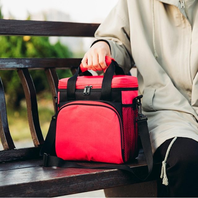 Create your own picnic style with custom bags (6)