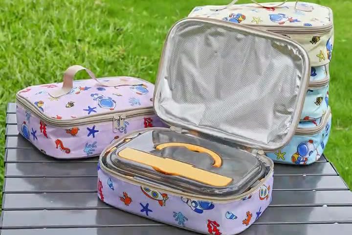 Create your perfect picnic experience with custom bags (5)