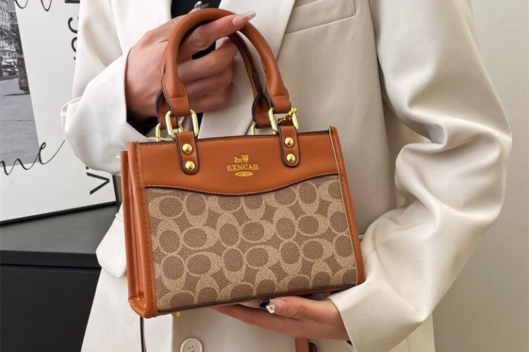 Custom tote bags for artists showcase your talent (2)