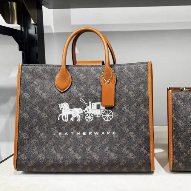 Custom tote bags for corporate gifts impress clients (3)