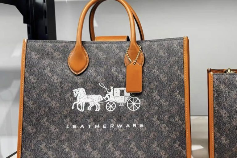 Custom tote bags for corporate gifts impress clients (3)