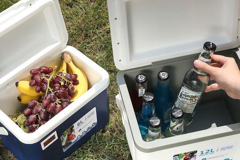 Design custom cooler boxes with your logo (1)