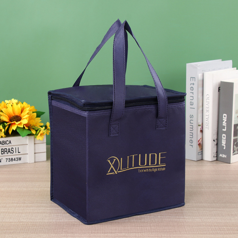 Elevate customer experience with custom food delivery bags (1)