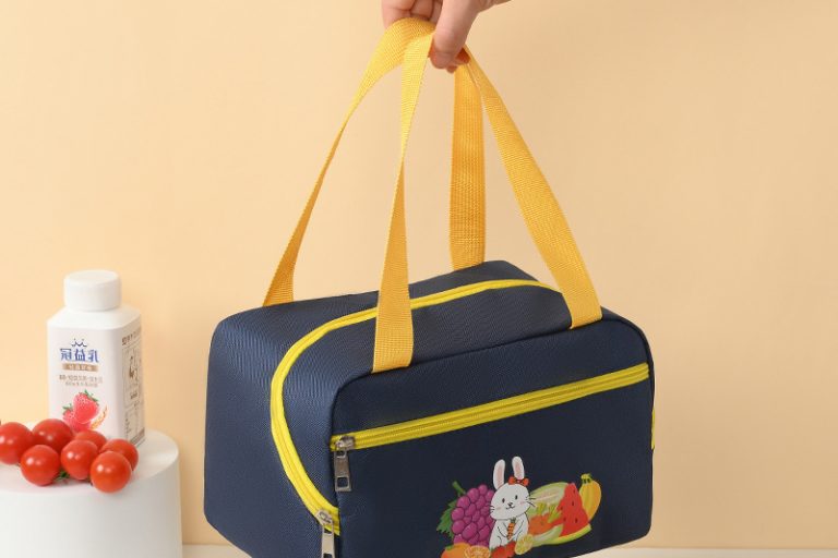 Elevate your lunch game with customized bags (4)