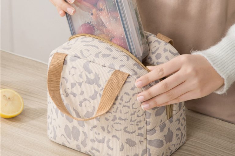 Make a statement with custom lunch bags (2)