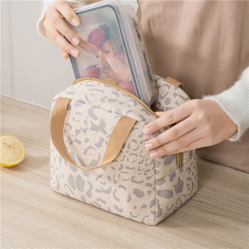 Make a statement with custom lunch bags (2)