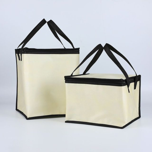 Make a statement with wholesale food delivery bags (1)