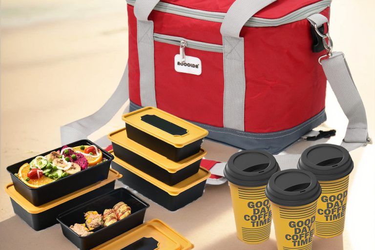 Make your picnics unforgettable with custom bags (5)