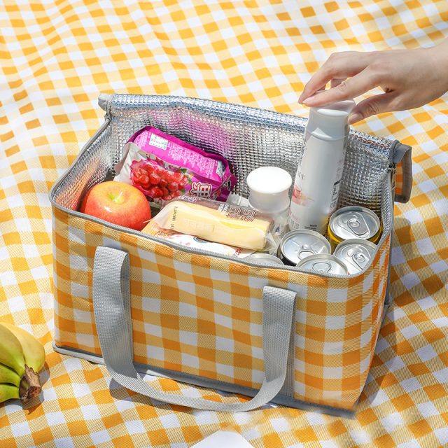 Personalize your picnic style with custom bags (6)