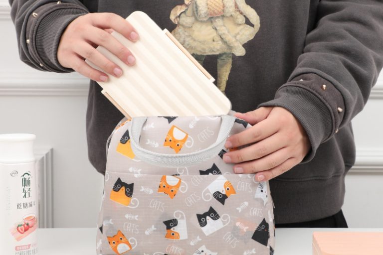 Taste the difference with custom lunch bags (4)