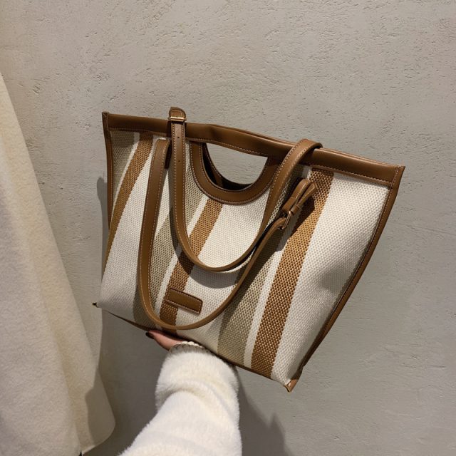 Trendy wholesale tote bags perfect for retailers (6)