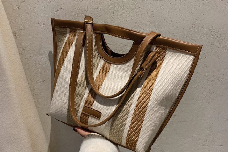 Trendy wholesale tote bags perfect for retailers (6)