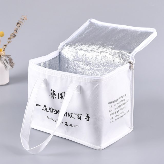 Unleash your creativity with custom cooler bags (1)