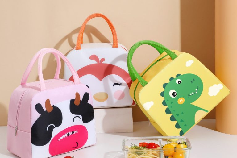 Unleash your style with custom lunch bags (1)