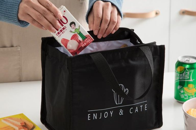 Upgrade your picnic setup with custom bags (4)