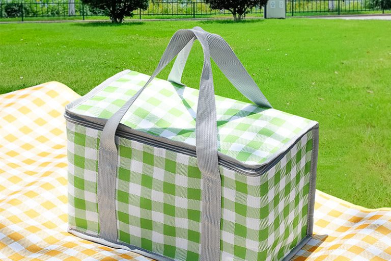 Wholesale picnic bags essential gear for outdoor retailers (7)